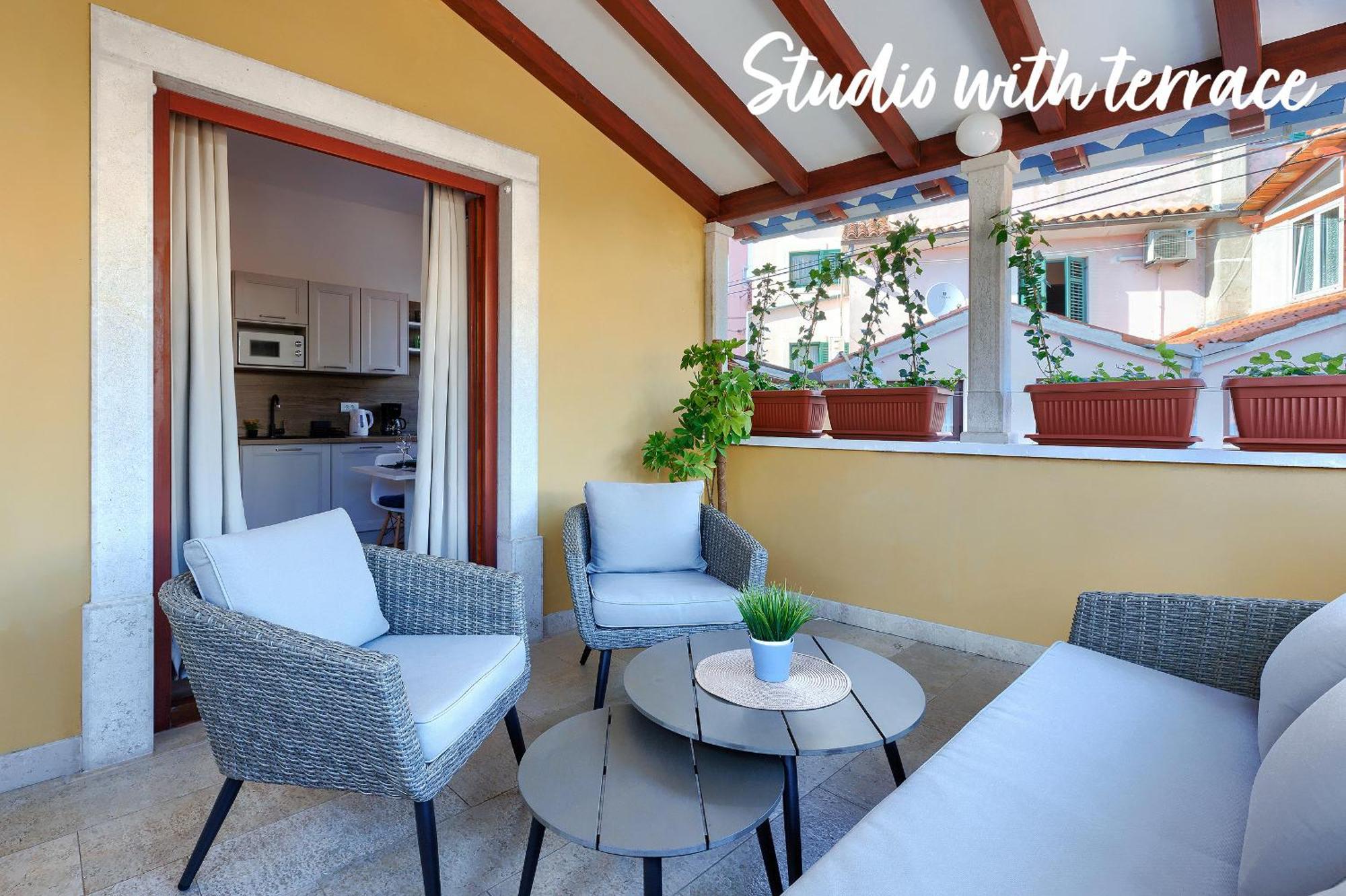 Studios Notte Sul Porto Rovinj Exterior foto